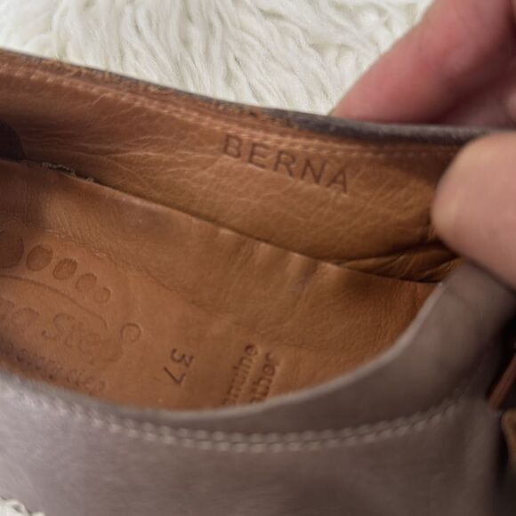 SPRING STEP GENUINE LEATHER FLATS SHOES .BERNA SIZE 37 - Picture 9 of 9